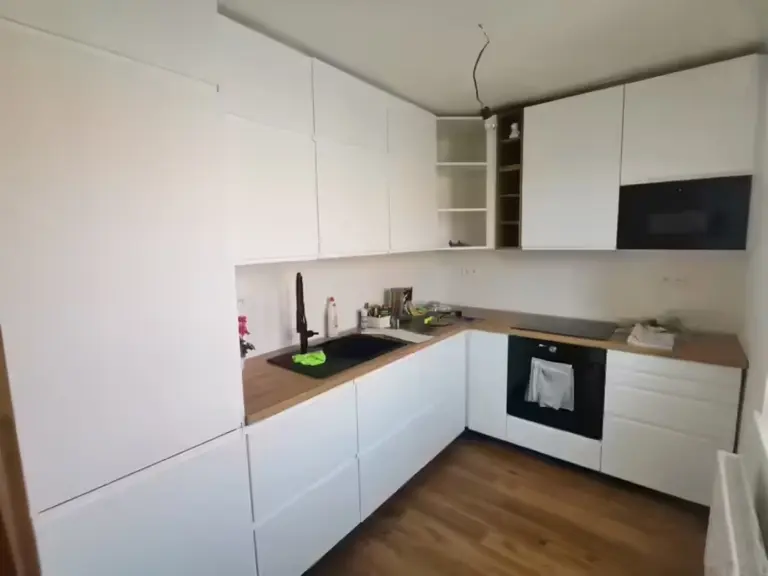 Foto realizace kuchyně Montáž kuchyně Ikea do tvaru L a rozvody na vodu Praha