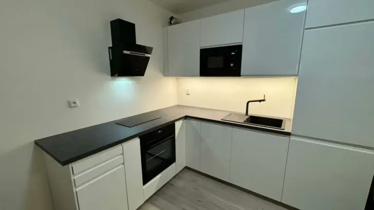 Foto realizace kuchyně Oprava po špatnému montáži linky IKEA Brandýs nad Labem-Stará Boleslav