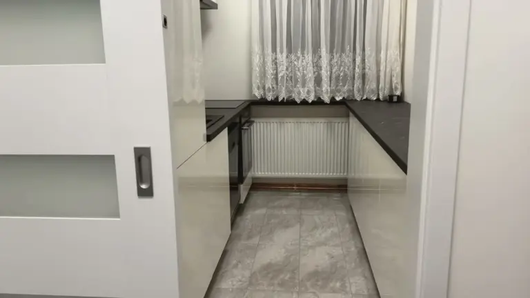 Foto realizace kuchyně Montáž kuchyňě HORNBACH Praha 9